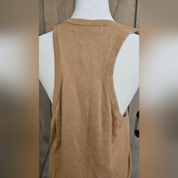 BANANA REPUBLIC Racerback Sweater Tank In light brown/tan. Size LP NWT - Picture 10 of 12